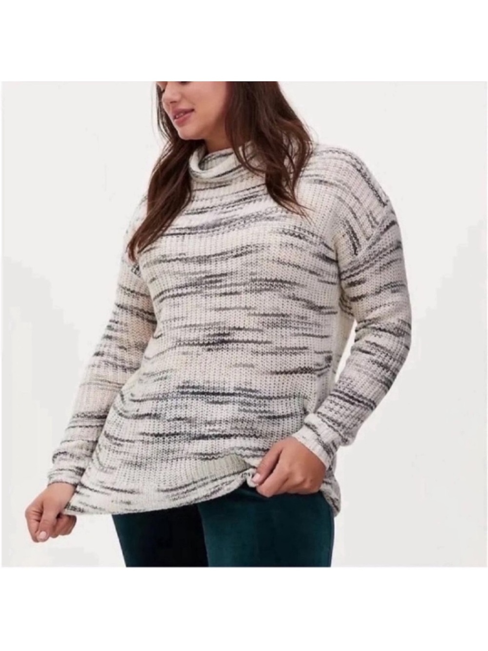 Torrid Knit Cowl neck Tunic Sweater Sz 2X Ivory Gray Long Sleeves